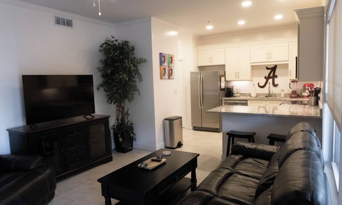 Tuscaloosa Condo | 2 bedroom/2 bathroom , 2 blocks from everything Tuscaloosa!