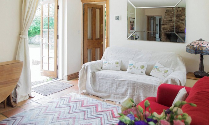 Westmarsh Cottage | 2 bedroom accommodation in Staple, near Wingham