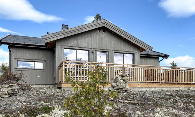 Sor-Fron House | 2 bedroom beautiful home in Gålå