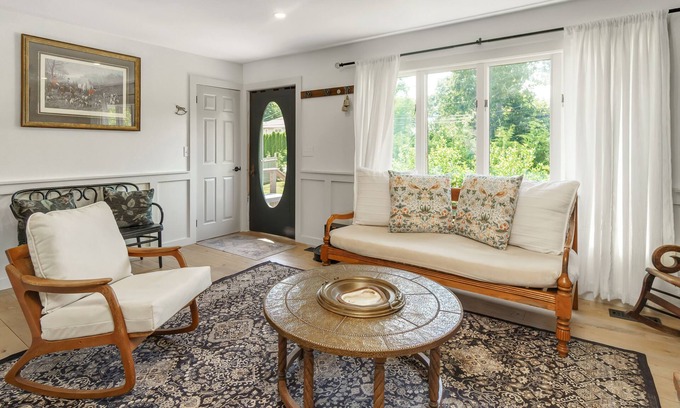 East Hampton Cottage | 2 bedroom cottage-Cozy winter vibes with wood stove and hot tub