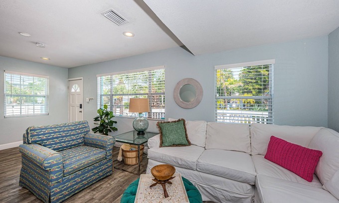 St. Pete Beach Cottage | 2 BEDROOM COTTAGE ON ST.PETE BEACH- FULLY RENOVATED- OUTDOOR BBQ AND DINING AREA