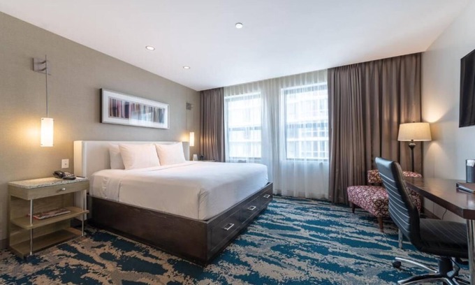 Near North Side Hotel | 2 Charming Units in Trendy River North! Short Drive to Chicago O’Hare Airport!