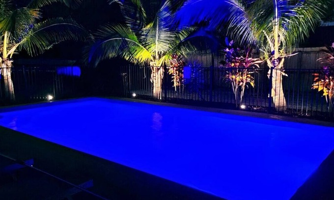 Arlington Park House | 2 Cottages Rented Together | Amazing Heated Pool | Near Beaches