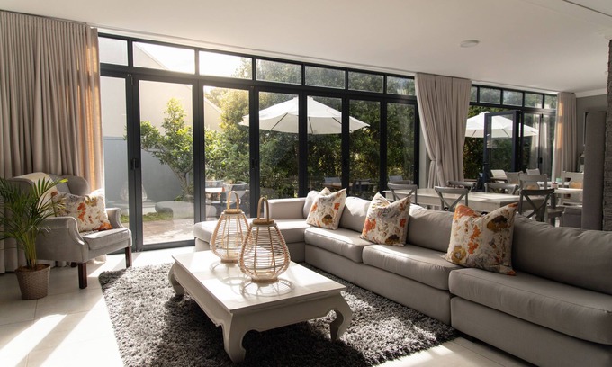 Lakeside House | 2 On Lismore