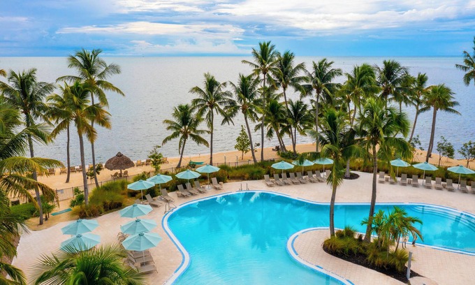 Islamorada Hotel | 2 Queen Beds Room w/Balcony, Outdoor Pool, Free Parking & Pets Allowed