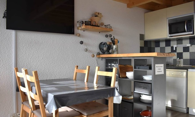 Font-Romeu-Odeillo-Via Apartment | 2-room cabin, south balcony, parking, near town center in Font-Romeu