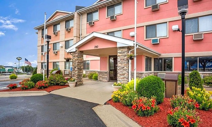 Southwest Area Hotel | 2-Star Hotel ∙ Quality Inn Cedar Rapids South