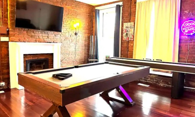 Butchertown Condo | 20% OFF! Bourbon Trail Loft 6BR Sleeps 16