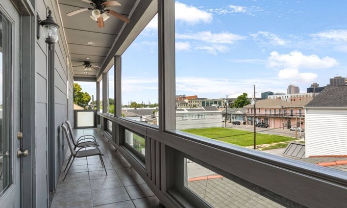 Faubourg Lafayette Condo | 20% OFF Monthly | 10% OFF Weekly-5BR Private Penthouse in the Heart of New Orleans