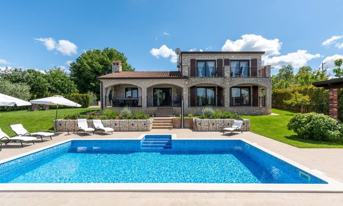 Baderna Villa | 200 m² Villa ∙ 4 bedrooms ∙ 8 guests