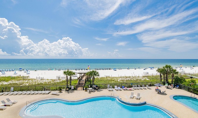 Ono Island Condo | 204 Palacio, low floor professionally decorated gulf front condo!