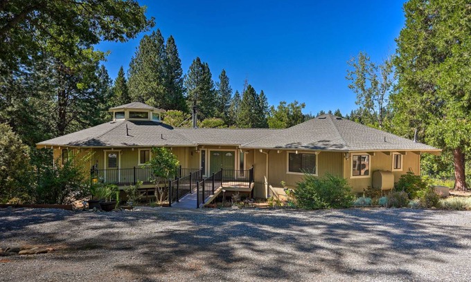 Apple Hill House | 210 m² House ∙ 3 bedrooms ∙ 6 guests