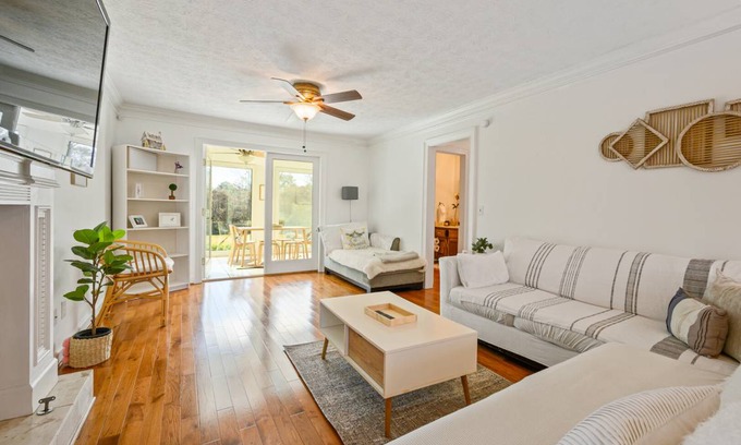 Town Center House | 211 m² House ∙ 3 bedrooms ∙ 6 guests