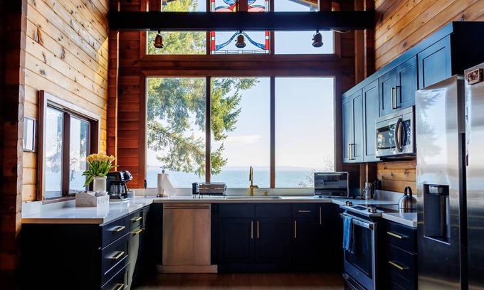 Port Hadlock Cabin | 234 m² Cabin ∙ 5 bedrooms ∙ 11 guests