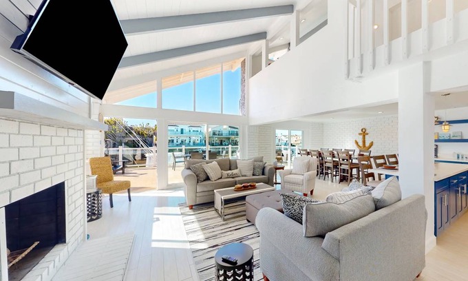 Channel Islands House | 271 m² House ∙ 4 bedrooms ∙ 11 guests
