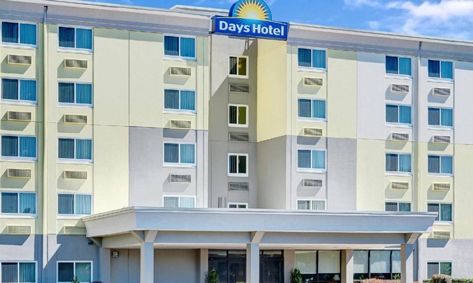 Egg Harbor Township Hotel | 28 m² Hotel ∙ 2 bedrooms ∙ 127 guests