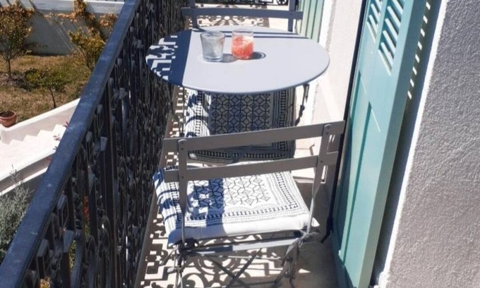 Carnot Apartment | 2rooms 4 pers. 1,5km from Palais/swimming pool/parking 12min walk center Cannes