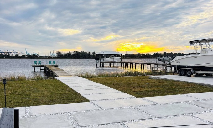 Brown Island House | 3 bed 2 bath Pool home Andrew’s island. Dolphin views from dock!