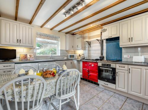 Padstow House | 3 Bed in Padstow TREBA