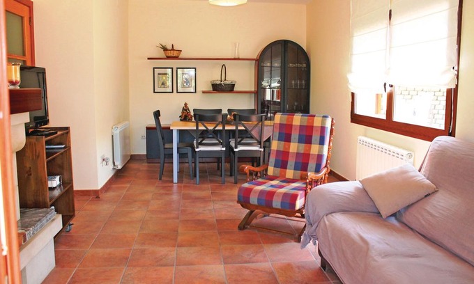 Mont Barbat House | 3 bedroom accommodation in Maçanet de la Selva