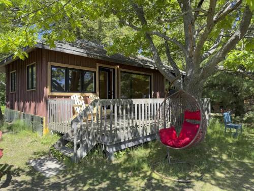Carling House | 3-Bedroom Cottage #1 - Sand Bay
