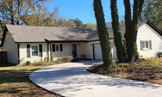 Huntsville House | 3-bedroom home in quiet neighborhood.