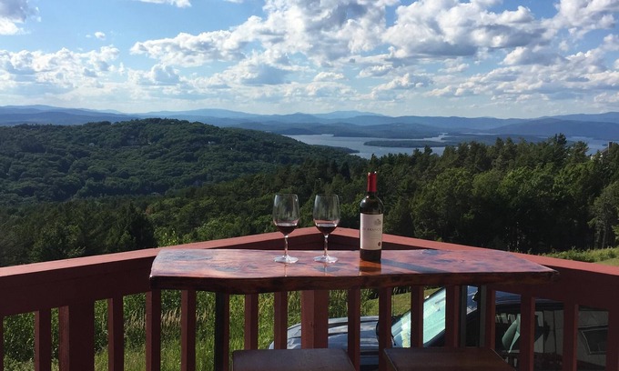 Gilford House | 3-bedroom vacation home 13 minutes from Lake Winnipesaukee