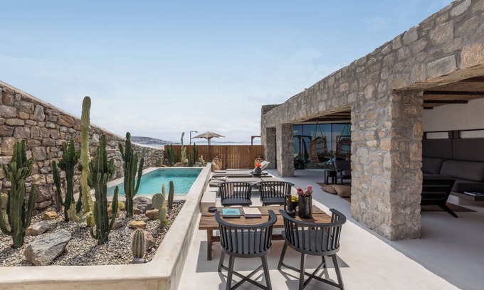 Agios Stefanos Hotel | 3-bedroom Villa in hotel with private pool in charming Agios Stefanos