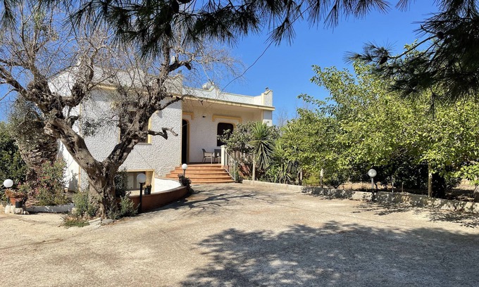 Ugento Villa | 3 Bedroom Villa with pool in the countryside near the sea.
