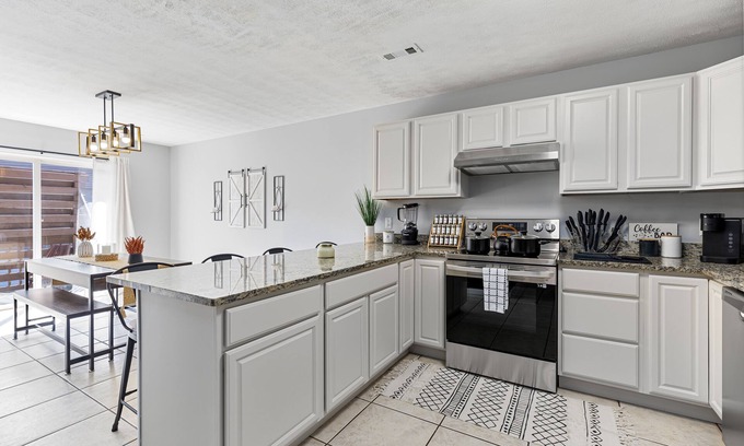 Osage House | 3 BR/3 Full bath townhouse