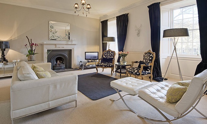 New Town Apartment | 3 Gayfield Square, The Merchant's House in Historic Central Edinburgh