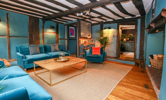 City Centre Cottage | 3 MASONS COURT, family friendly in Stratford-Upon-Avon