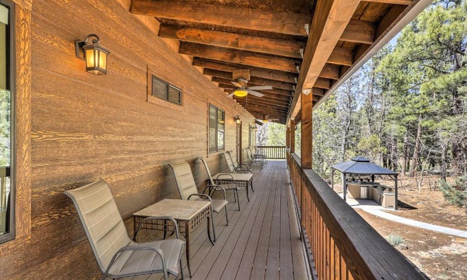 Lakeside House | 3 Mi to Rainbow Lake Home with Hot Tub and Deck