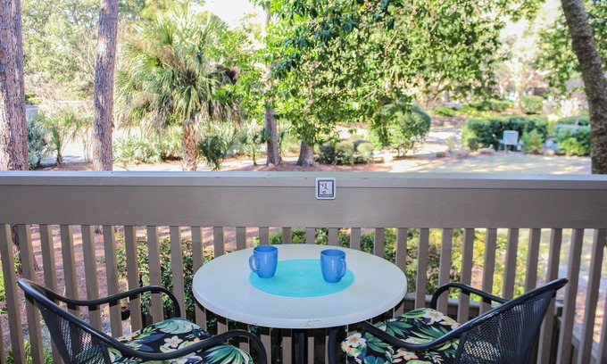 South Beach Condo | 3 Min Walk to Beach & Marina-Free Bikes/Pool/Tennis
