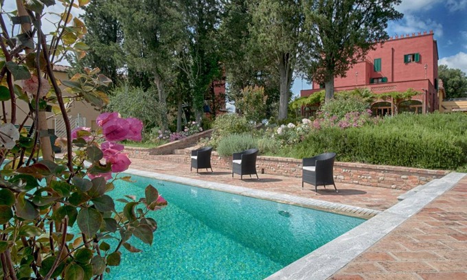 Castelfiorentino Villa | 300 m² Villa ∙ 9 bedrooms ∙ 17 guests