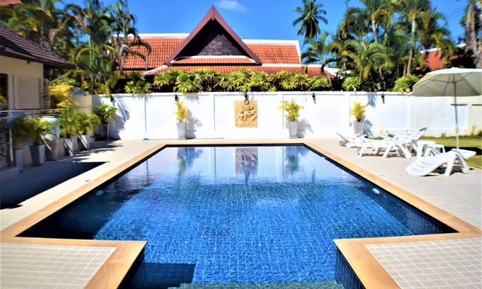 Rawai Villa | 300 m² Villa ∙ 5 bedrooms ∙ 9 guests