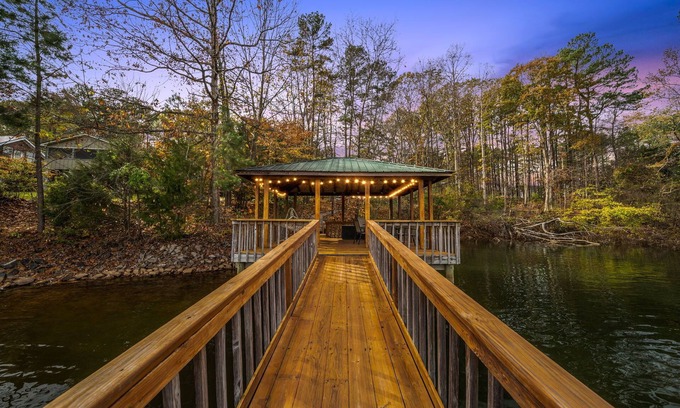 Mayhew Cottage | 3B Beautiful Lake Norman Oasis