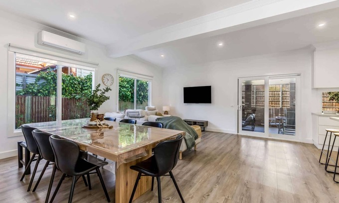 East Bendigo House | 3BR Home 1km From Bendigo's CBD