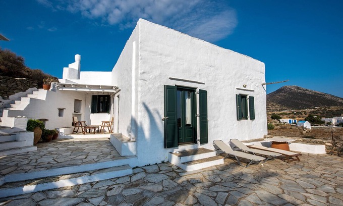Platis Gialos House | 4 bdrm Villa Vrissi Sifnos
