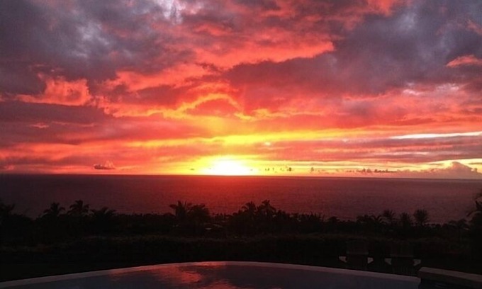 Kahaluu-Keauhou House | 4 BDRs with their own baths! Modern decor! Privacy! Best Ocean View in the Hood!