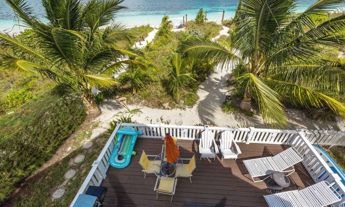 Spanish Wells Cottage | 4 BED 4 BATH: Breath Taking Views, Right On Beach: Free Golf Cart & Kayaks
