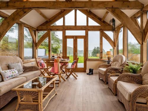 Tal-gareg House | 4 Bed in New Quay 78801