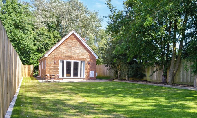 Winestead Cottage | 4 bedroom accommodation in Camerton, near Hull