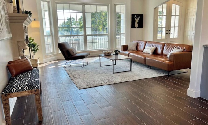 Paradise House | 4 Bedroom Farmhouse on Private 148 acres with 5 Ponds