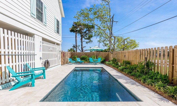 Savannah Beach House | 🌊☀️🏖️4 bedrooms 3.5 bath. Gorgeous marsh views. Wrap around porch 🏖️☀️🌊