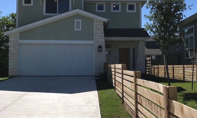 Montopolis House | 4 bedrooms with plenty of amenities