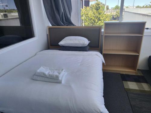 Auckland Apartment | 4 Beds including 1 Double Bed, 1 Single Beds, 2 Double Sofa Beds, Suite 2, 37 Totara Avenue, New Lynn