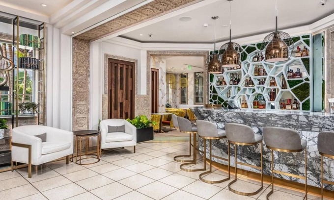 City Center Hotel | 4 Deluxe Double Rooms, Lennox Miami Beach, Chic Poolside, Boutique Service