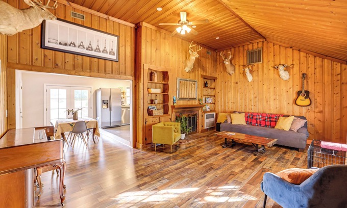 Sans Souci House | 4 Mi to Dtwn: Home w/Fire Pit in Greenville