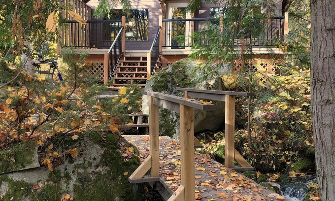 Nelson Cabin | 4 Mile Creek Cabin - (creekside)